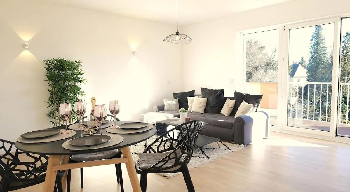 Tolle, Geraeumige Wohnung In Ausgezeichneter Lage location