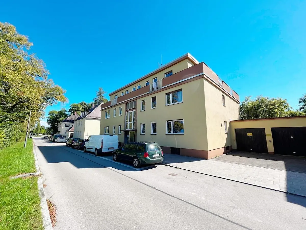 Tolle, Geraeumige Wohnung In Ausgezeichneter Lage Munique Apartamento